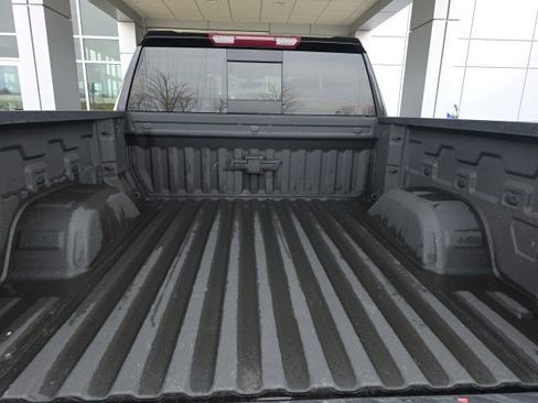 Used 2022 Chevrolet Silverado 1500 LT Trail Boss w/ Convenience Package II image 4