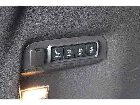Used 2014 Ford Explorer Limited w/ Equipment Group 302A AWD/4WD image 16