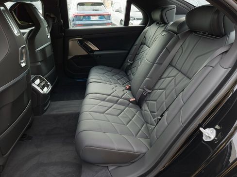 New 2026 BMW i7 eDrive50 w/ M Sport Package image 17