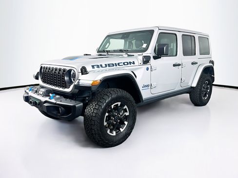 Used 2024 Jeep Wrangler Unlimited Rubicon 4xe image 3