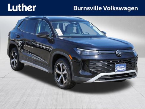 Certified 2025 Volkswagen Tiguan SE AWD/4WD image 1
