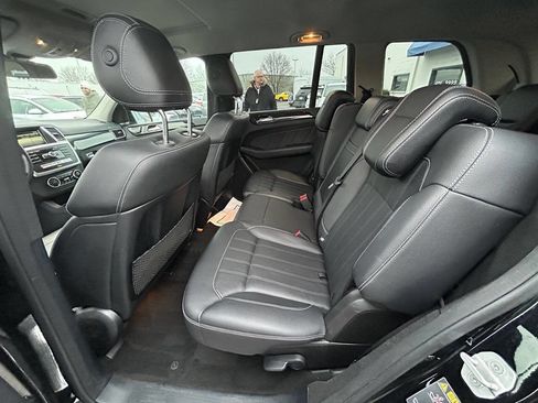 Used 2016 Mercedes-Benz GL 320 BlueTEC 4MATIC w/ Premium I Package image 8