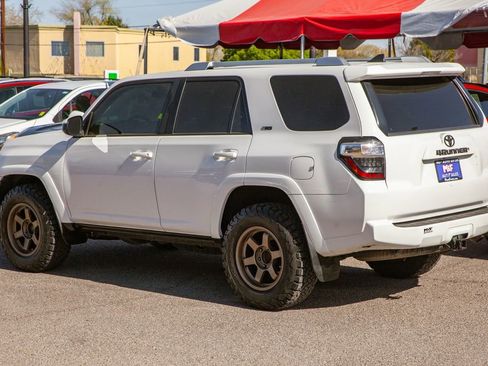 Used 2016 Toyota 4Runner SR5 image 7