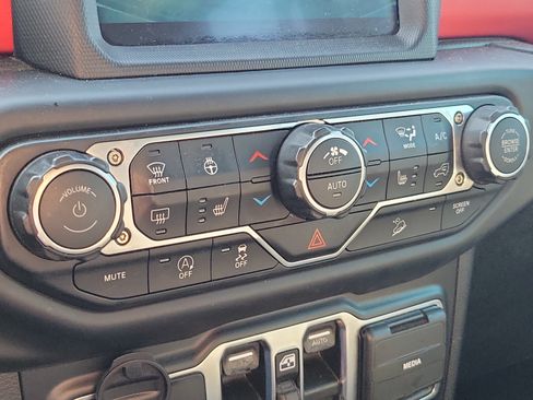 Used 2019 Jeep Wrangler Unlimited Rubicon AWD/4WD image 25