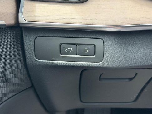New 2026 Volvo XC90 T8 Ultra w/ Lounge Package AWD/4WD image 12