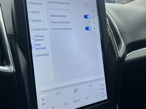 Used 2024 Ford Edge Titanium image 49