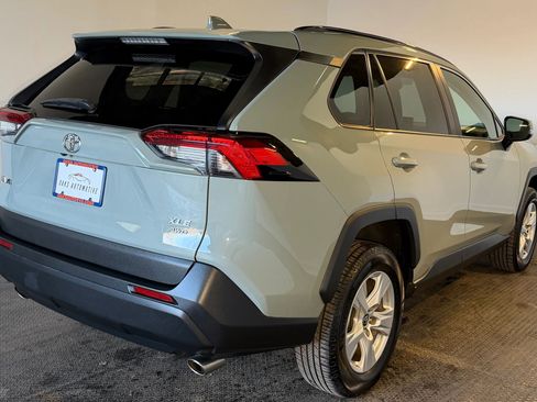 Used 2021 Toyota RAV4 XLE Premium image 7
