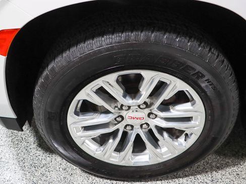 Used 2021 GMC Yukon XL SLT w/ SLT Luxury Plus Package image 11