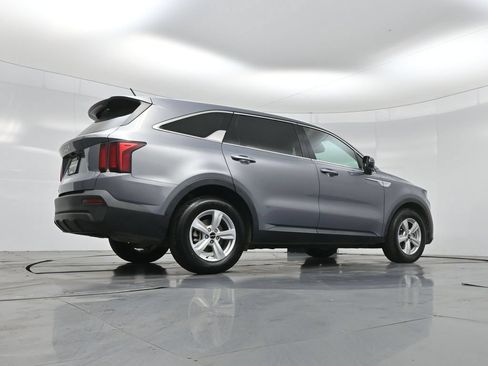 Used 2023 Kia Sorento LX FWD image 51