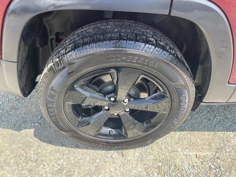 Used 2020 Jeep Cherokee Latitude Plus AWD/4WD image 31
