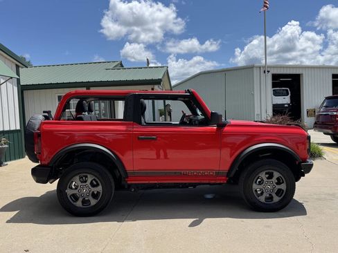 Used 2022 Ford Bronco 2-Door image 2