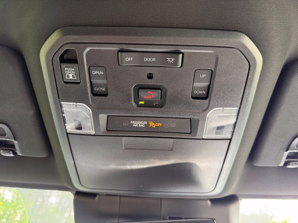 Used 2025 Toyota Tacoma Limited AWD/4WD image 37