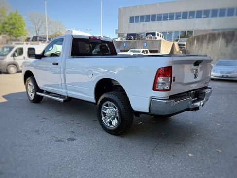 Used 2024 RAM 2500 Tradesman w/ Chrome Appearance Group AWD/4WD image 10