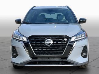 Used 2024 Nissan Kicks SR w/ SR Premium Package FWD video 3