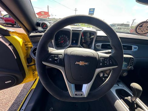 Used 2015 Chevrolet Camaro SS w/ SS Performance Package RWD image 16