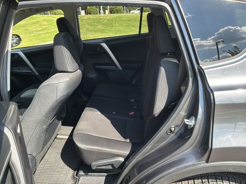 Used 2016 Toyota RAV4 LE AWD/4WD image 31