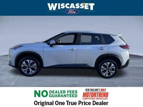 Used 2023 Nissan Rogue SV image 2