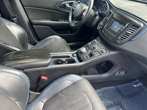 Used 2015 Chrysler 200 S FWD image 15