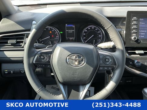 Used 2024 Toyota Camry SE image 18
