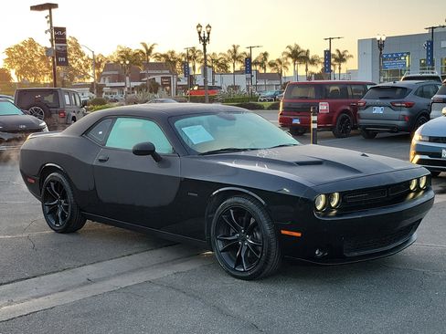 Used 2016 Dodge Challenger R/T w/ Blacktop Package image 26
