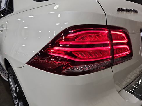 Used 2018 Mercedes-Benz GLE 43 AMG 4MATIC image 36