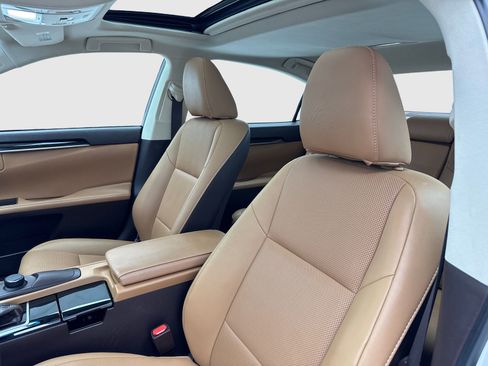 Used 2018 Lexus ES 350 w/ Premier Package FWD image 15