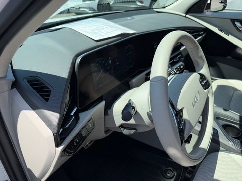 Used 2023 Kia Niro Wave w/ Wave Preserve Package image 12