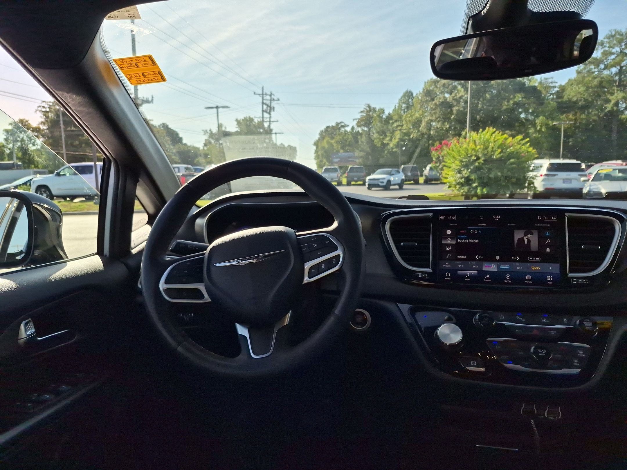 Used 2025 Chrysler Pacifica Select FWD image 13