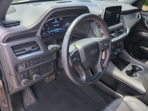 Used 2022 Chevrolet Suburban RST w/ Luxury Package AWD/4WD image 7