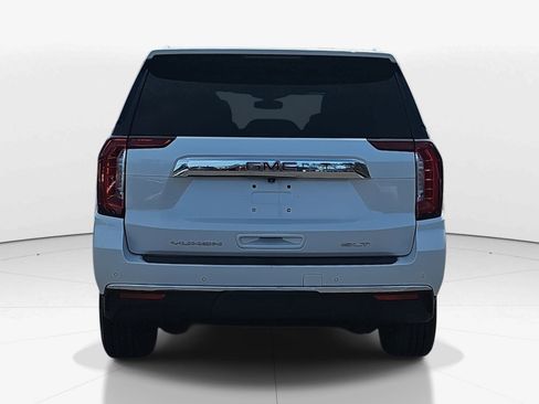 Used 2021 GMC Yukon SLT w/ SLT Luxury Plus Package image 4