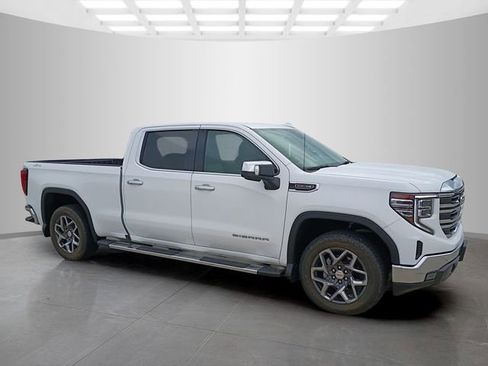 Used 2023 GMC Sierra 1500 SLT w/ SLT Convenience Package AWD/4WD image 2