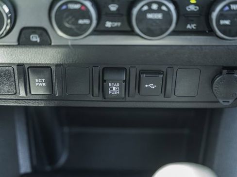 Used 2022 Toyota Tacoma SR5 w/ Trail Edition image 27