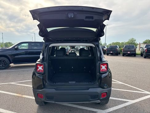 Used 2023 Jeep Renegade Limited AWD/4WD image 8