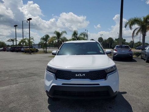 Used 2022 Kia Sorento LX AWD/4WD image 8