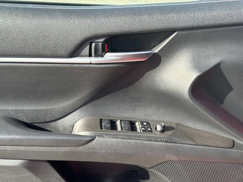 Used 2023 Toyota Camry SE image 18