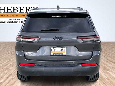 Used 2023 Jeep Grand Cherokee L Laredo image 4