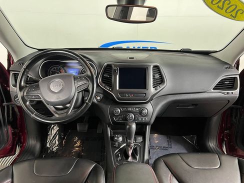 Used 2020 Jeep Cherokee Trailhawk w/ Cold Weather Group AWD/4WD image 10