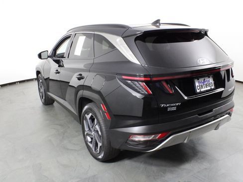Certified 2022 Hyundai Tucson Limited AWD/4WD image 16