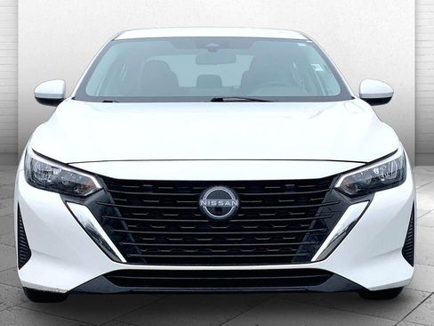 Used 2024 Nissan Sentra SV image 2