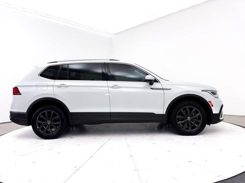 Used 2022 Volkswagen Tiguan SE FWD image 39