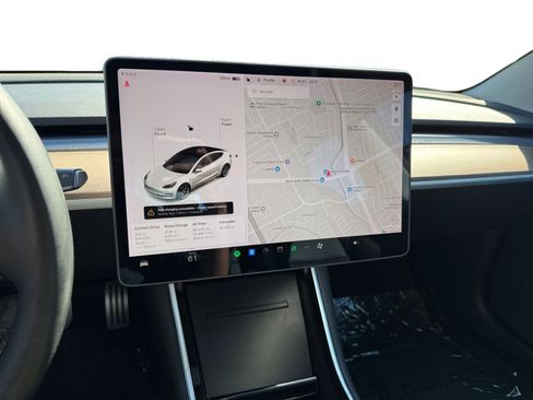 Used 2019 Tesla Model 3 Performance image 12