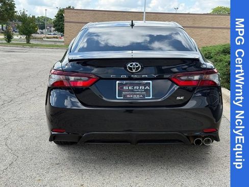 Used 2023 Toyota Camry SE FWD image 4