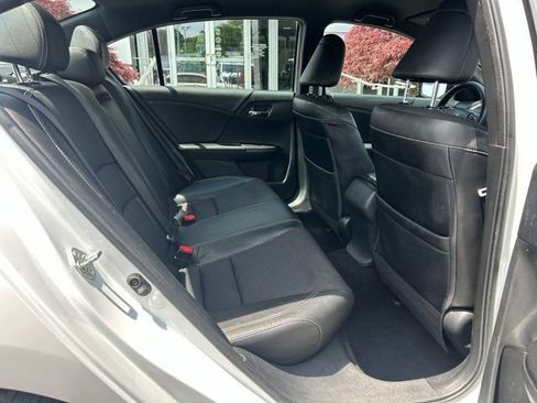 Used 2017 Honda Accord Sport image 13