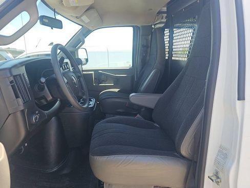 Used 2025 GMC Savana 2500 w/ Driver Convenience Package RWD image 2