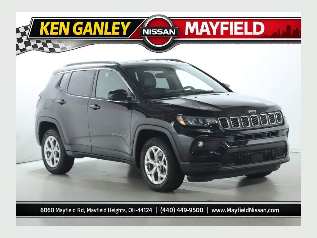 Used 2024 Jeep Compass Latitude AWD/4WD image 1