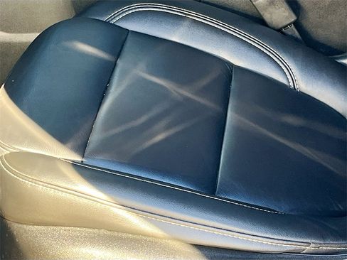 Used 2023 Chevrolet Traverse LT image 19