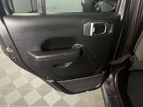 Used 2024 Jeep Wrangler Unlimited AWD/4WD image 46