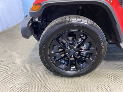 Certified 2025 Jeep Wrangler Sahara image 46