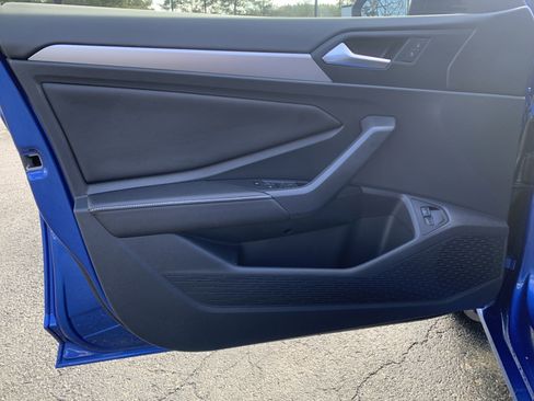 Used 2023 Volkswagen Jetta Sport image 9