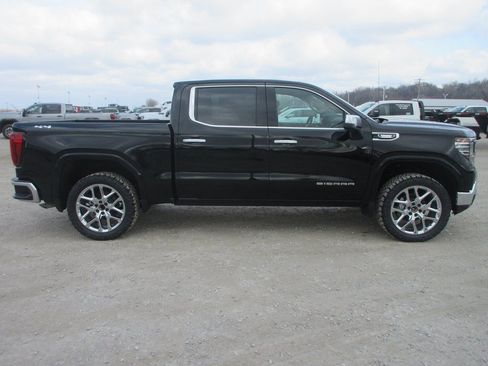 New 2026 GMC Sierra 1500 SLT w/ SLT Convenience Package image 3